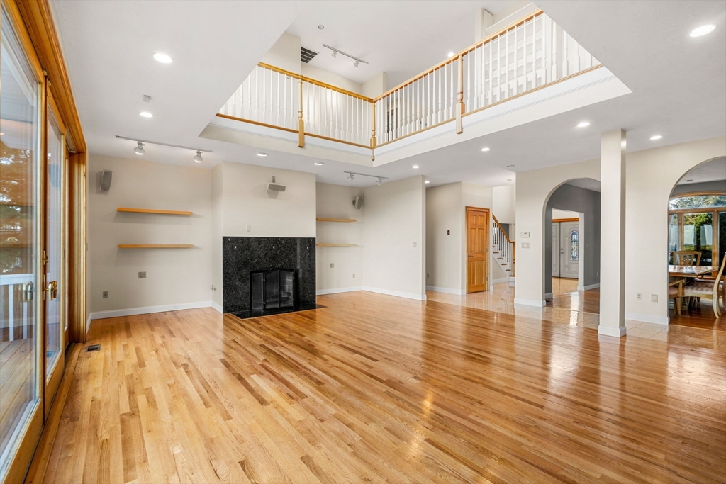 116 Raffaele Drive Waltham, MA 02452 - Photo 10 of 42 Gallery Image 10