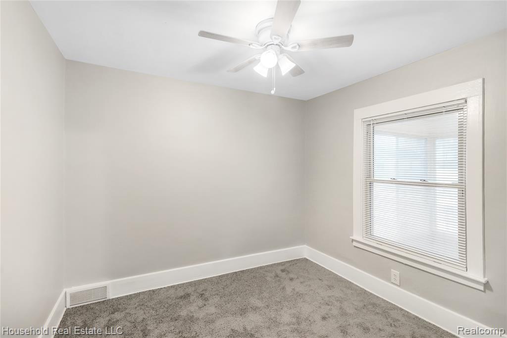 245 South Edith Street Pontiac, MI 48342 - Photo 13 of 21
