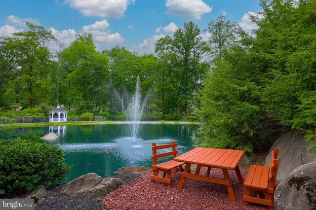 $172,000 | 109 Maple Avenue, Manheim, PA 17545