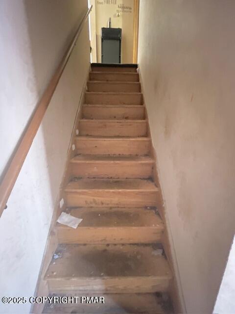 139 Mountain Top Circle Bushkill, PA 18324 - Photo 17 of 21 a view of entryway
