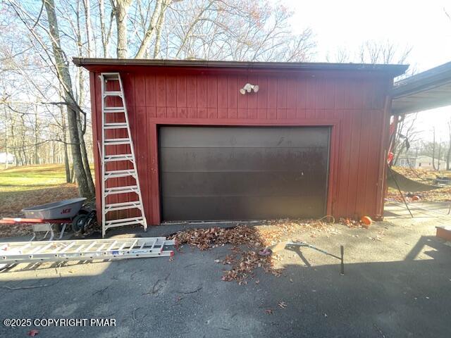 139 Mountain Top Circle Bushkill, PA 18324 - Photo 4 of 21 a front view of house with yard