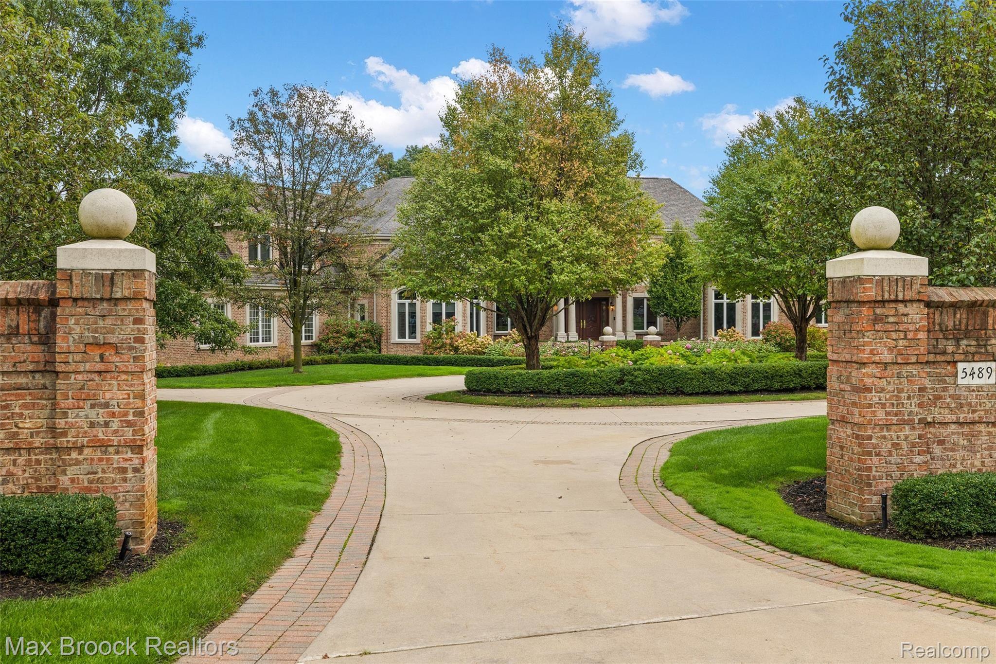 5489 Orchard Ridge Drive Rochester, MI 48306 - Photo 3 of 49 5489 Orchard Ridge Dr MLS-4.jpg