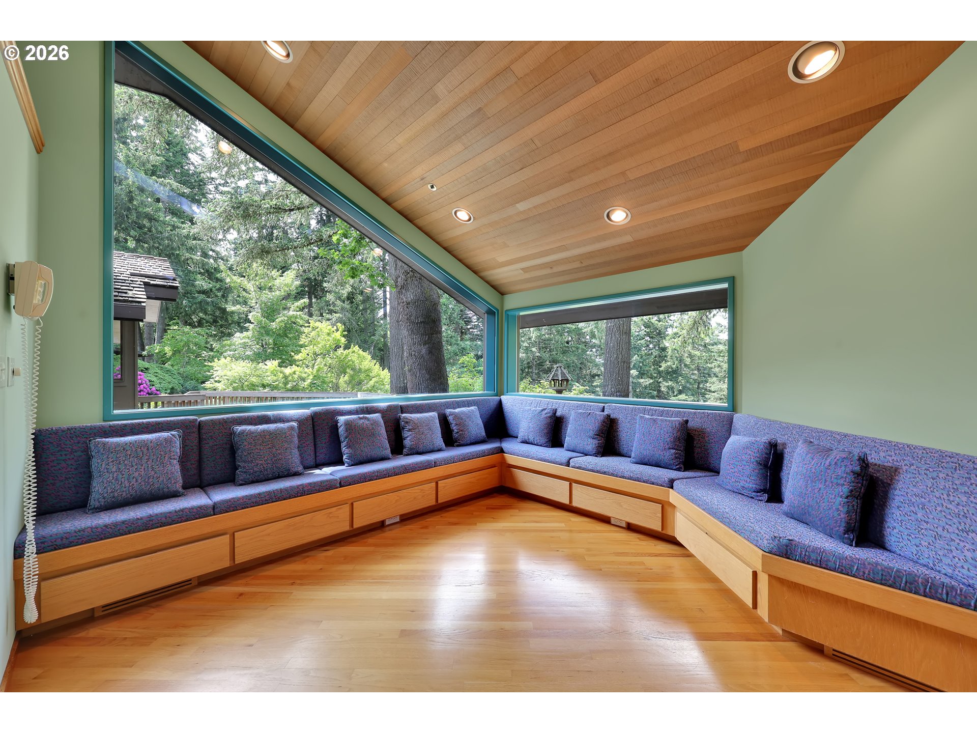 85368 Ridge Top Drive Eugene, OR 97405 - Photo 26 of 48 Family Room