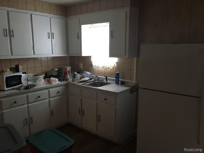 11288 Stephens Road Warren, MI 48089 - Photo 5 of 9 IMG_1050.jpg