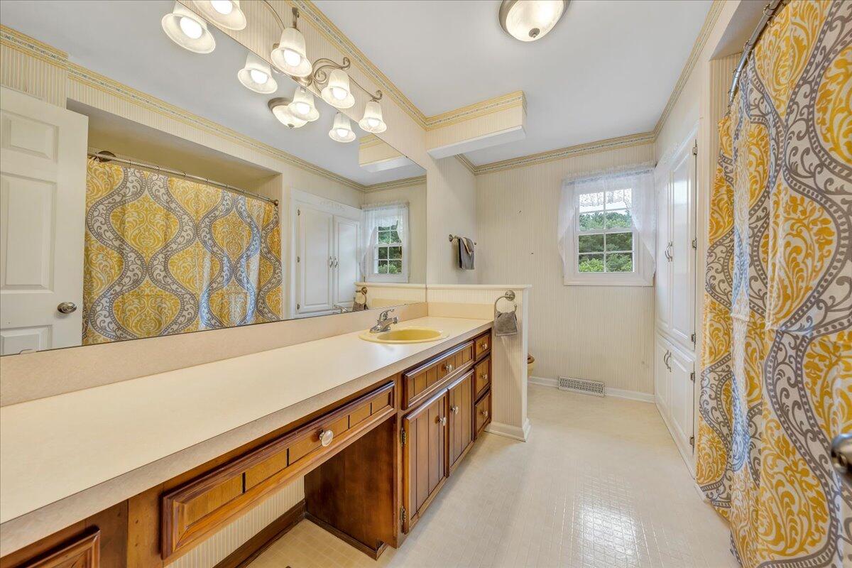 1066 Coopers Cove Road Hardy, VA 24101 - Photo 16 of 33 Hall Bath