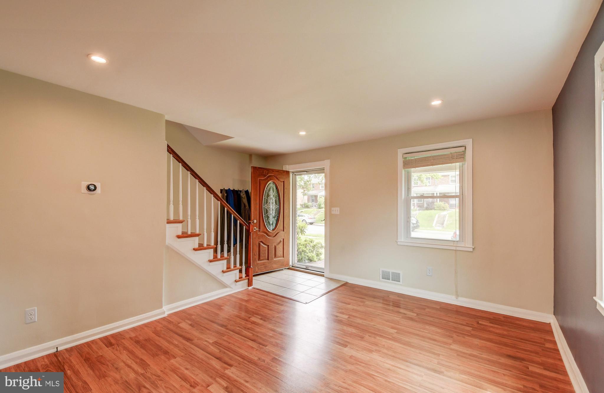8324 Hillendale Road Baltimore, MD 21234 - Photo 5 of 41 Living Room
