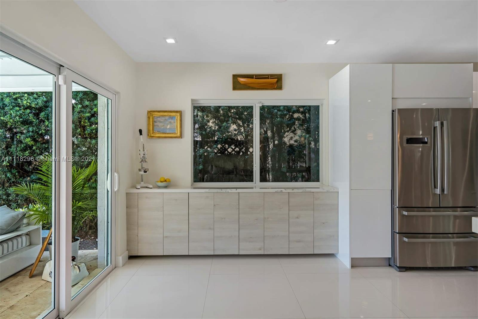 1690 Cleveland Road Miami Beach, FL 33141 - Photo 19 of 29