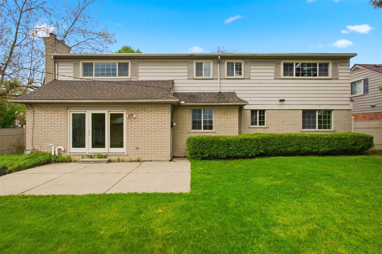 653 Perrien Place Grosse Pointe, MI 48236 - Photo 4 of 54