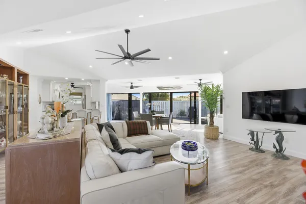 $749,000 | 1127 East Seminole Avenue, Unit 24B, Jupiter, FL 33477