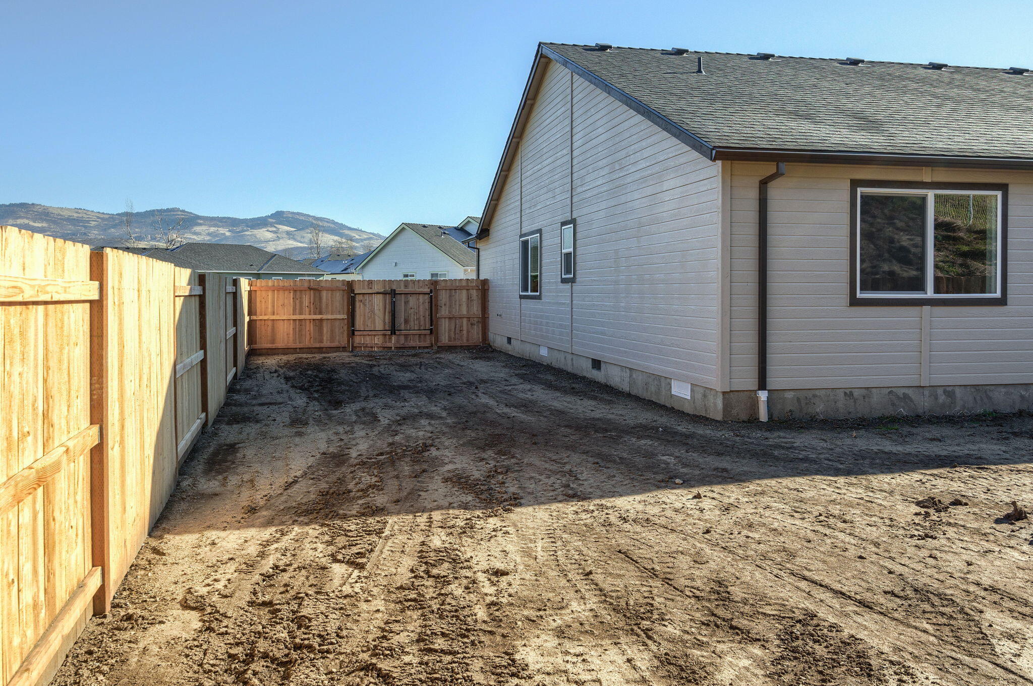 319 Christopher Way Talent, OR 97540 - Photo 10 of 35 ApxCW (10)
