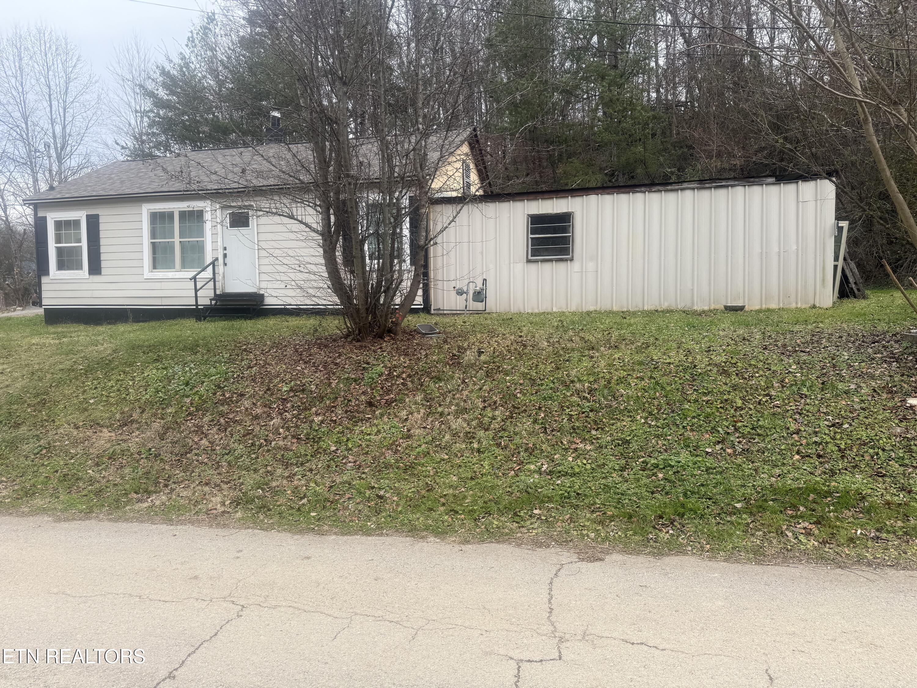 613 Baumgartner Road Harriman, TN 37748 - Photo 4 of 5 613 Baumgartner Rd, Harriman