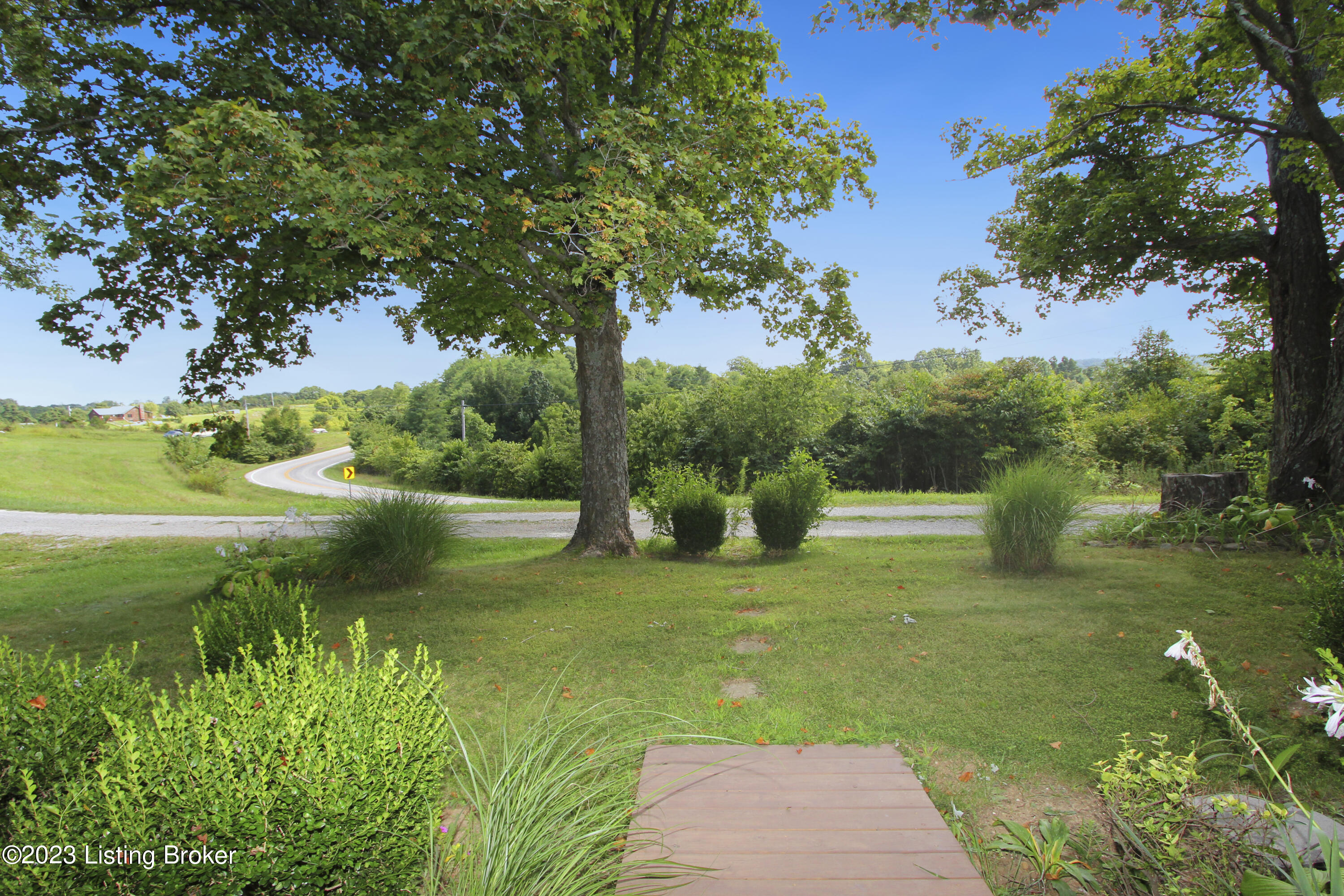 3722 Bardstown Road Lawrenceburg, KY 40342 - Photo 24 of 29 Front View