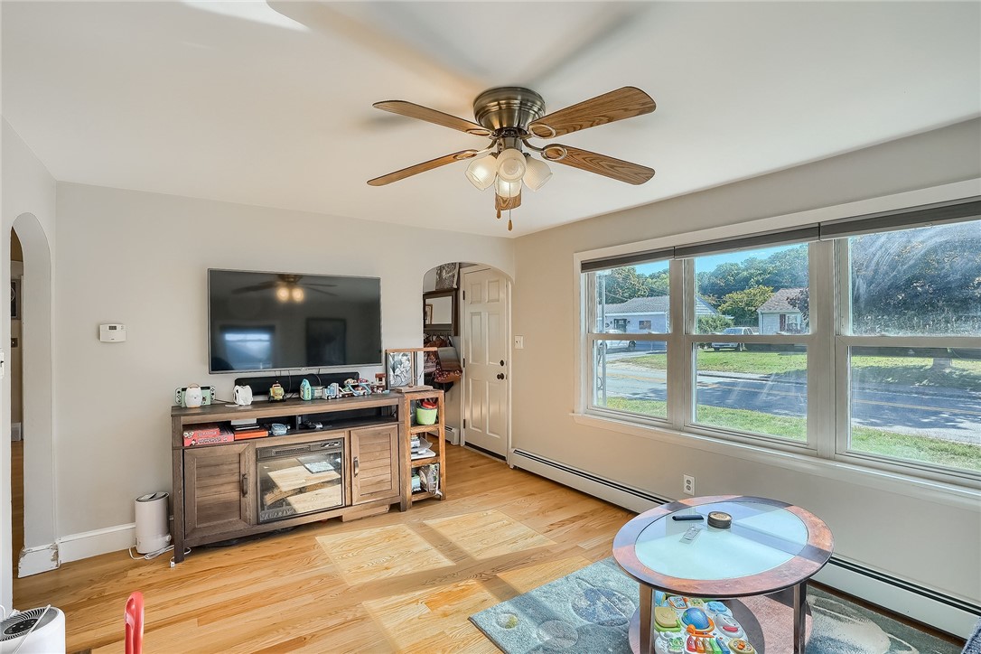141 Greenville Road North Smithfield, RI 02896 - Photo 2 of 27 Gallery Image 2