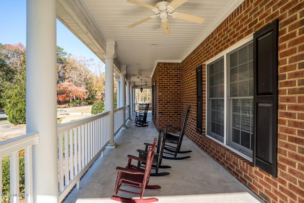 106 South Reed Drive Washington, NC 27889 - Photo 29 of 44 028 FrontPorch