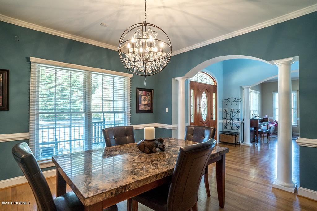 106 South Reed Drive Washington, NC 27889 - Photo 4 of 44 004 DiningRoom
