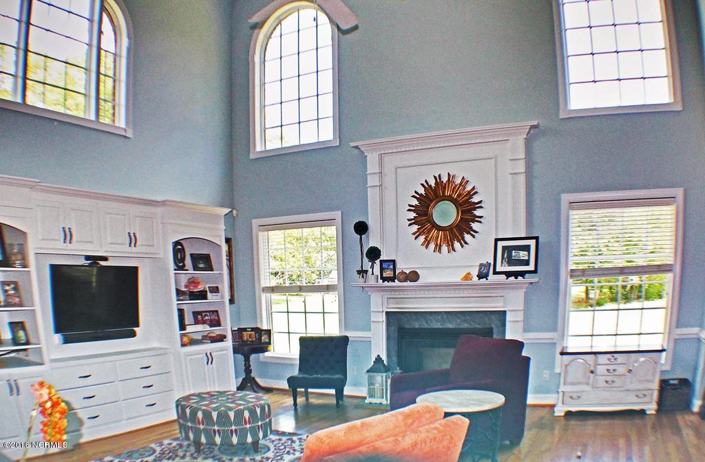 106 South Reed Drive Washington, NC 27889 - Photo 5 of 44 005 livingroom