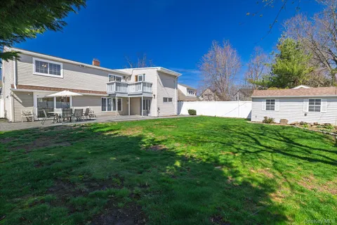 $975,000 | 25 Cobalt Lane, Westbury, NY 11590