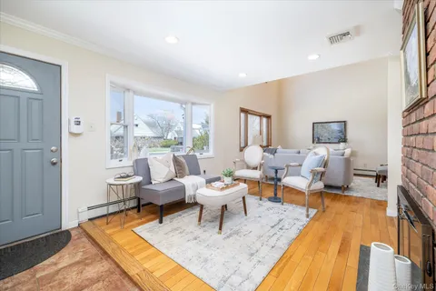 $975,000 | 25 Cobalt Lane, Westbury, NY 11590