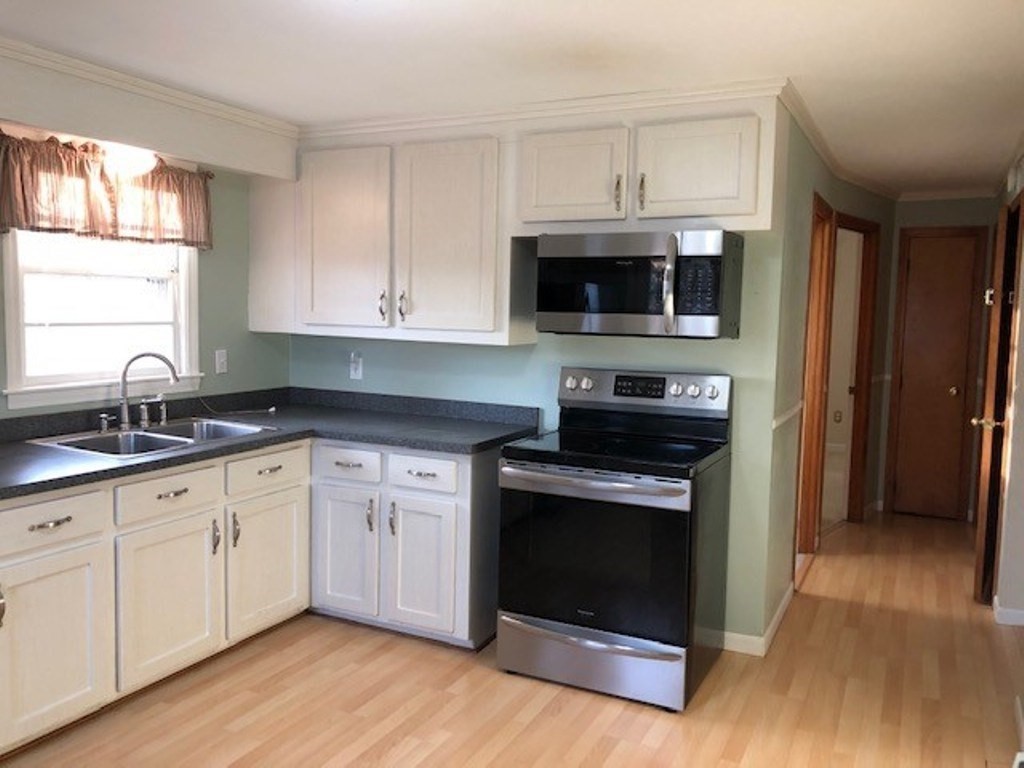 58 Sunset Road Dracut, MA 01826 - Photo 4 of 17 Gallery Image 4
