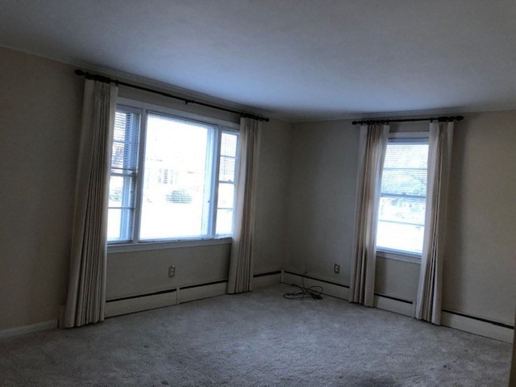 58 Sunset Road Dracut, MA 01826 - Photo 5 of 17 Gallery Image 5