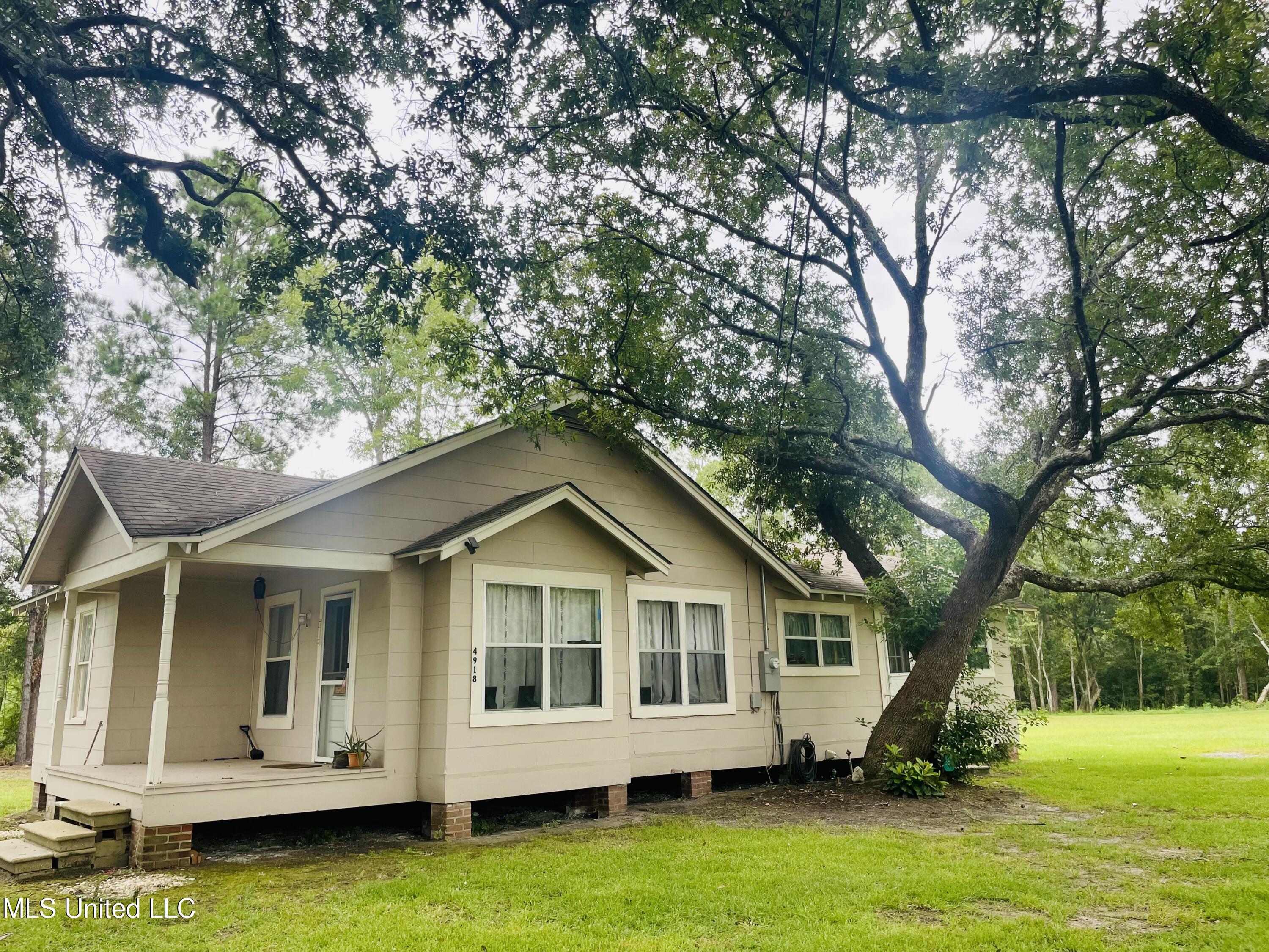 4918 Martin Street Moss Point, MS 39563 - Photo 3 of 15 IMG_6056