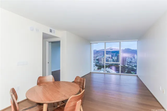 $4,300 | 888 Kapiolani Boulevard, Unit 3111, Honolulu, HI 96813