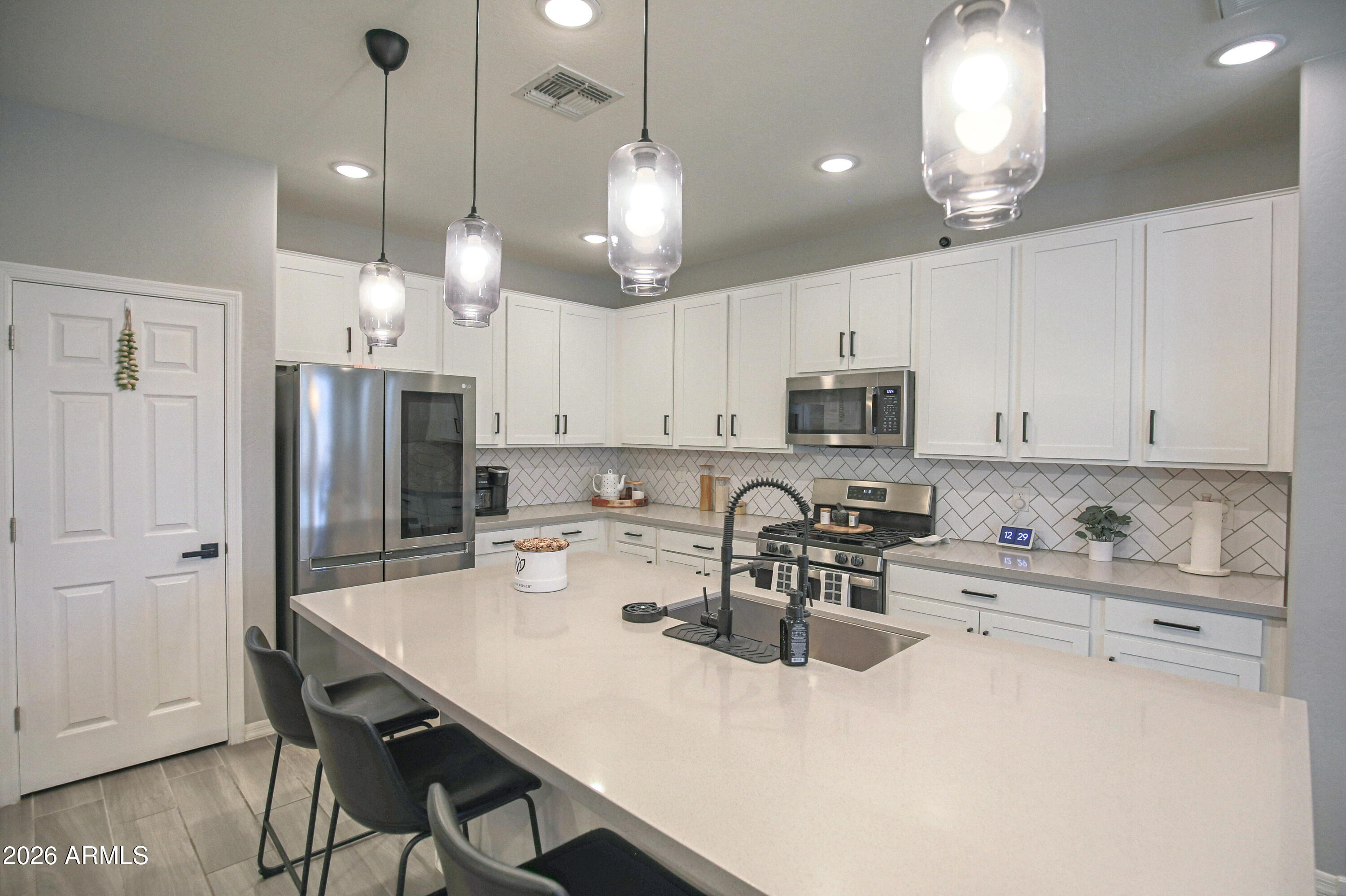 8820 West Lamar Road Glendale, AZ 85305 - Photo 7 of 41 IMG_9869