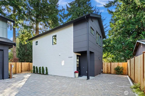 $989,950 | 12841 Northeast 112th Street, Kirkland, WA 98033