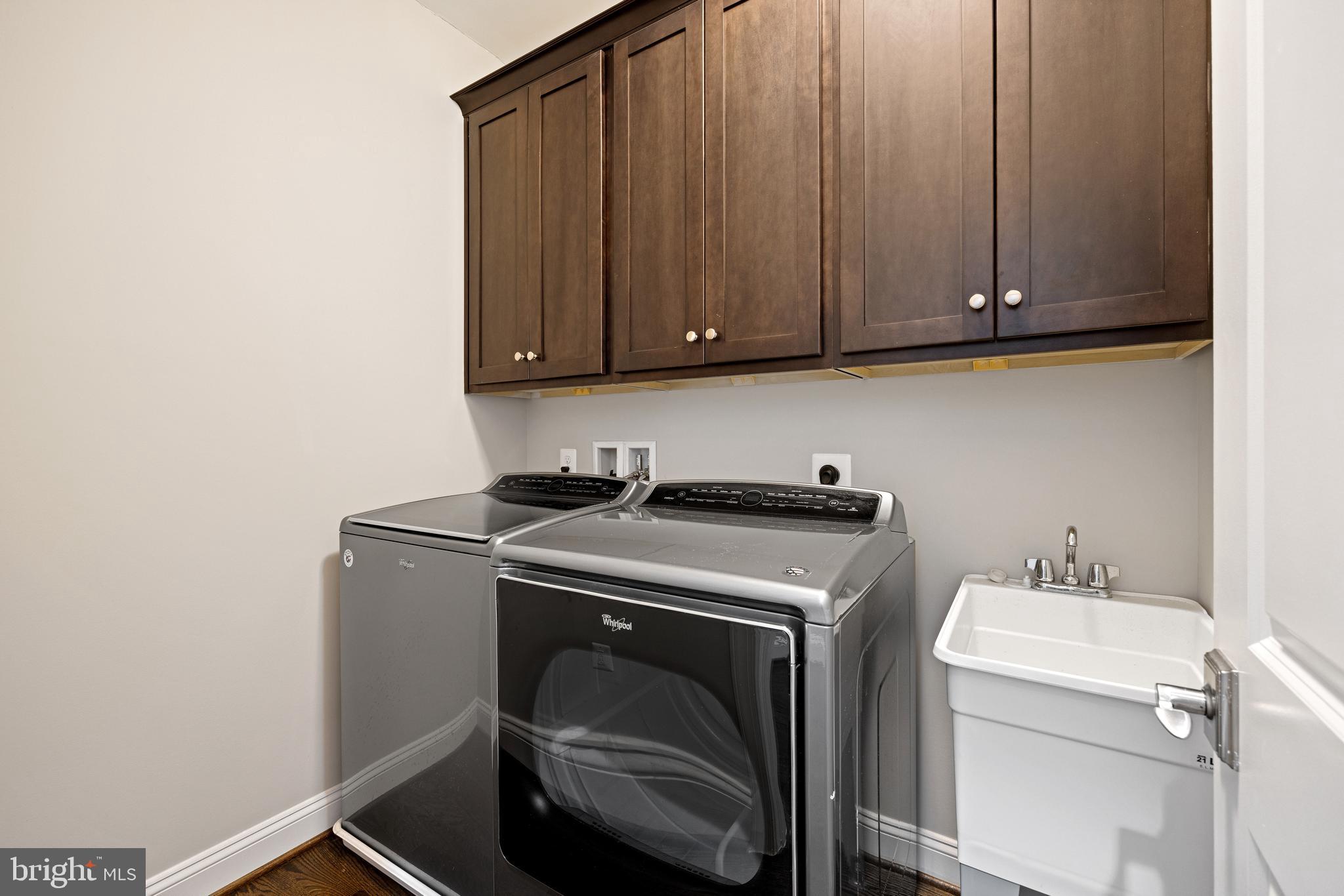 7869 Southdown Road Alexandria, VA 22308 - Photo 39 of 50 Laundry room on Upper Level