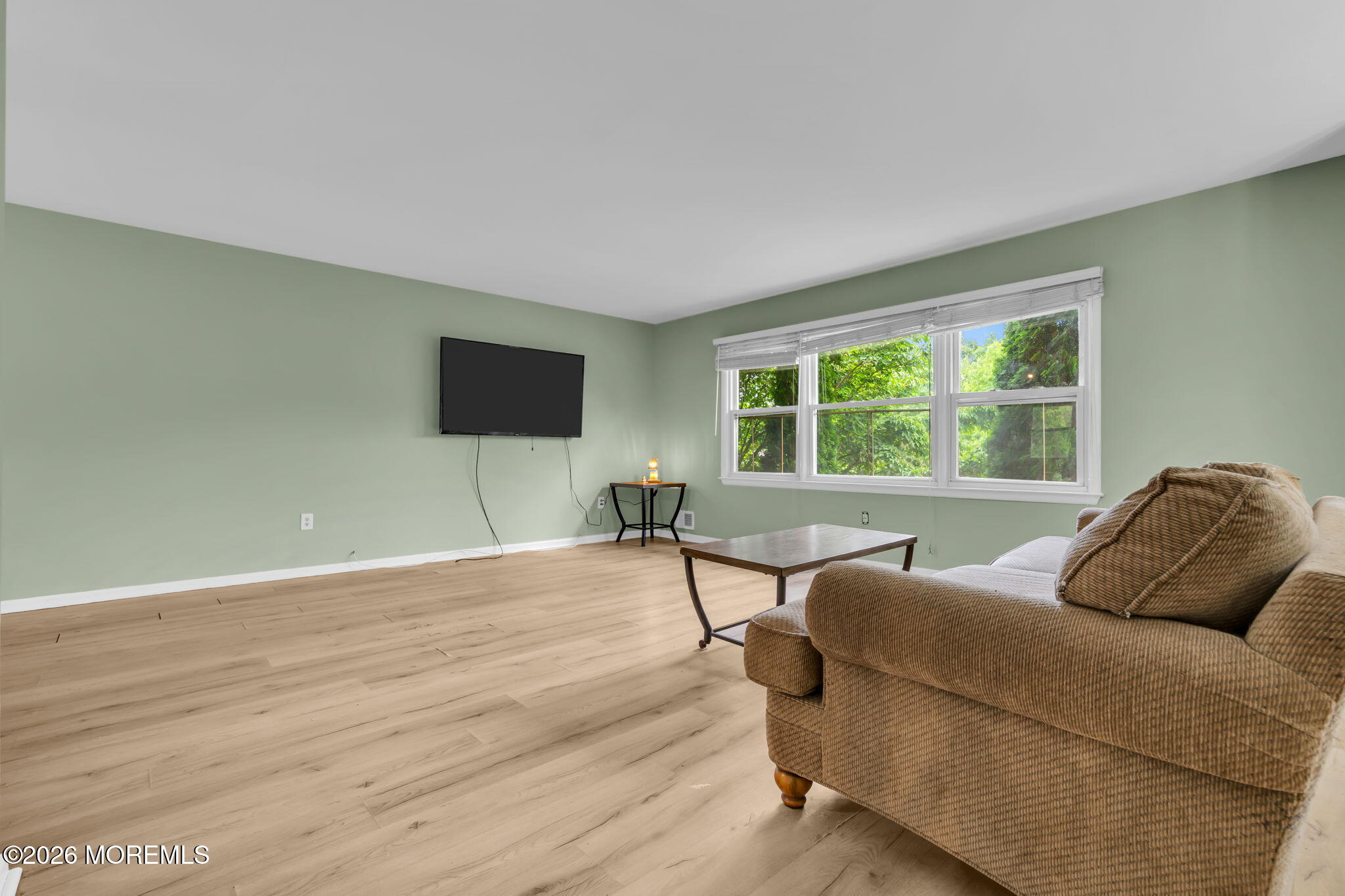 52 Lorelei Drive Howell, NJ 07731 - Photo 4 of 31 11-web-or-mls-DSC06094