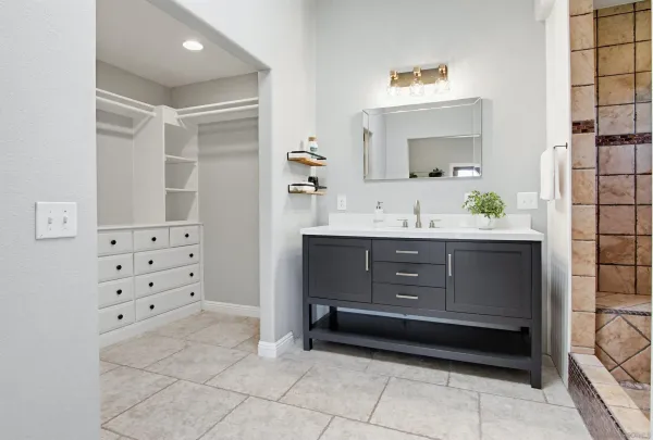 $924,900 | 810 Anns Way, Vista, CA 92083