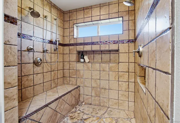 $924,900 | 810 Anns Way, Vista, CA 92083
