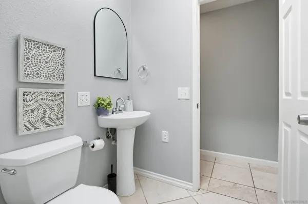 $924,900 | 810 Anns Way, Vista, CA 92083