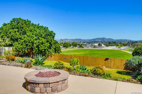 $924,900 | 810 Anns Way, Vista, CA 92083