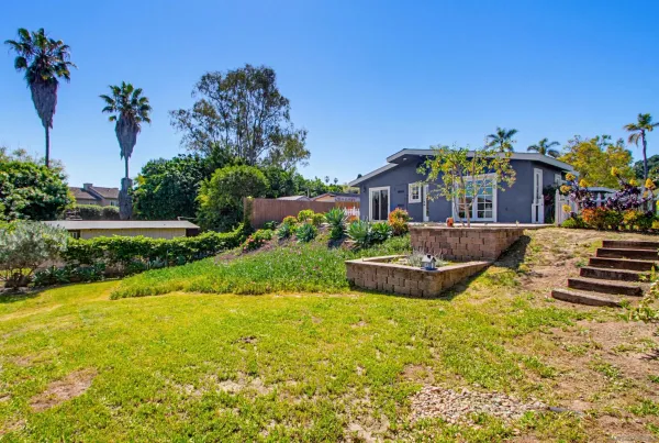 $924,900 | 810 Anns Way, Vista, CA 92083