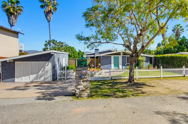 $924,900 | 810 Anns Way, Vista, CA 92083
