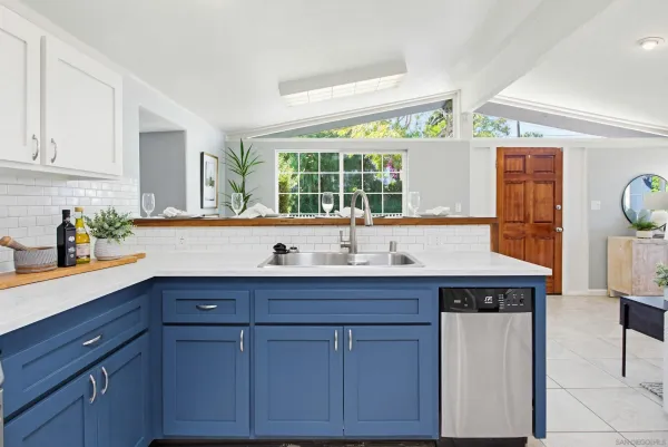 $924,900 | 810 Anns Way, Vista, CA 92083