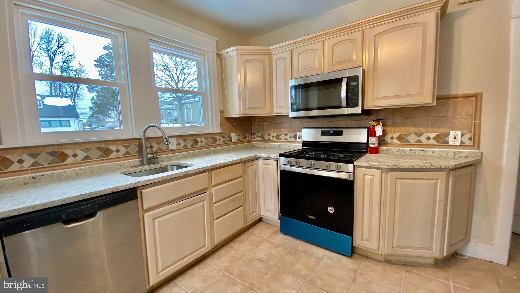 3849 Garrett Road Drexel Hill, PA 19026 - Photo 10 of 18
