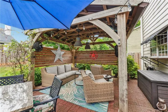a view of a house with a back yard