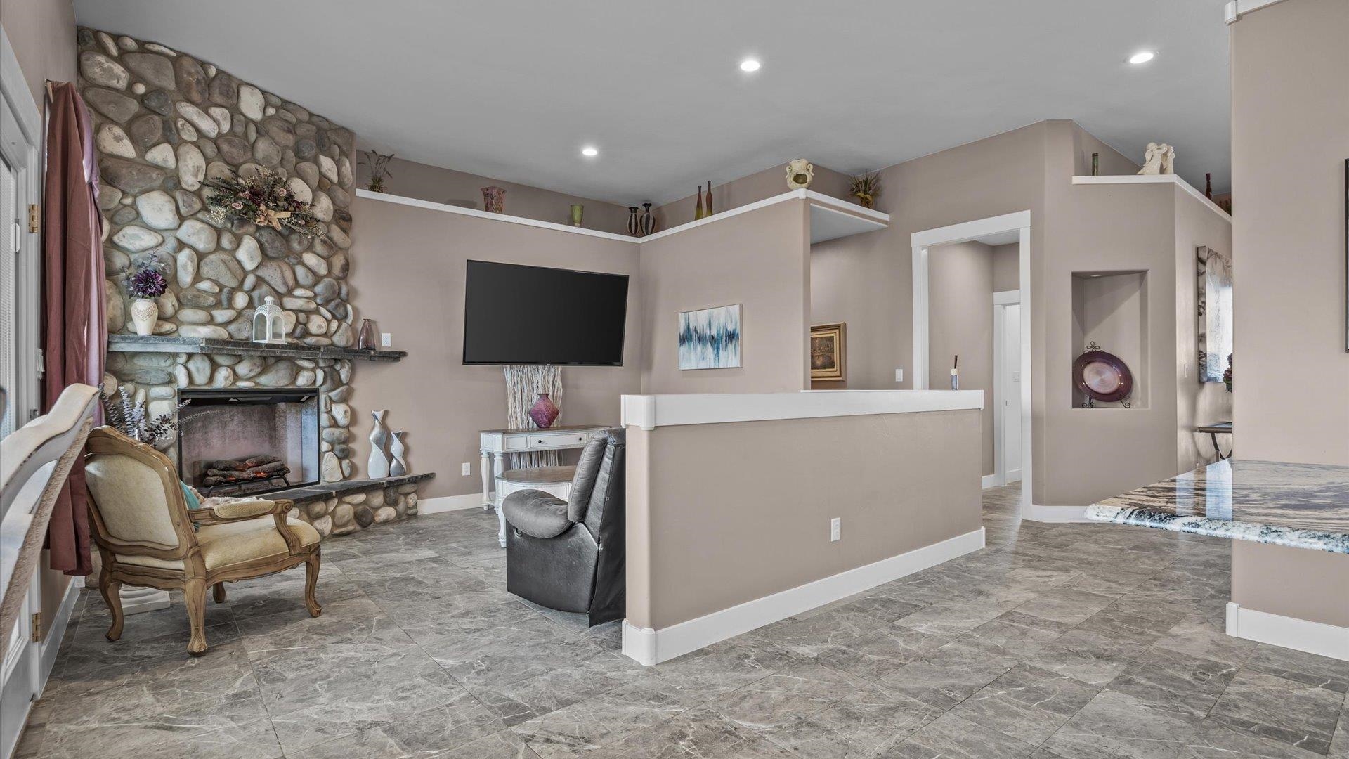 1314 12 Road Loma, CO 81524 - Photo 8 of 38 Gallery Image 8