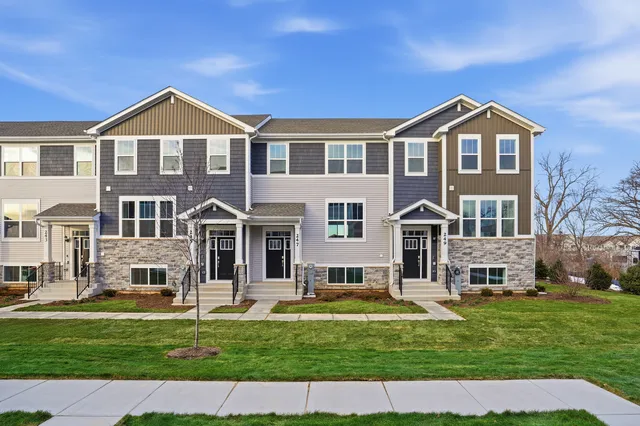 $362,499 | 247 Settlers Place, West Dundee, IL 60118