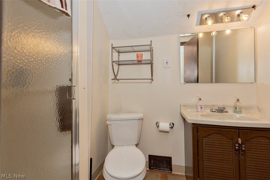 5006 North Barton Road Cleveland, OH 44124 - Photo 15 of 20 Gallery Image 15