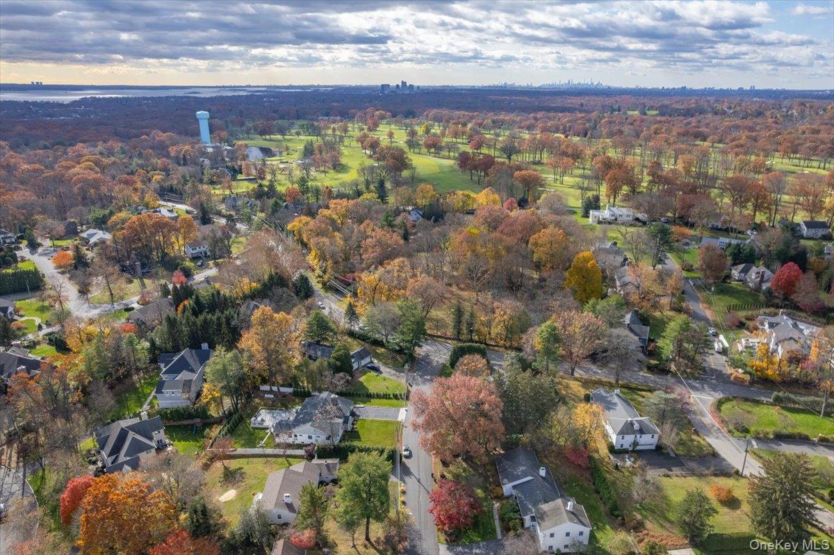 4 Wagon Wheel Road Mamaroneck, NY 10543 - Photo 29 of 31 Aerial overview of property's location with nearby suburban area