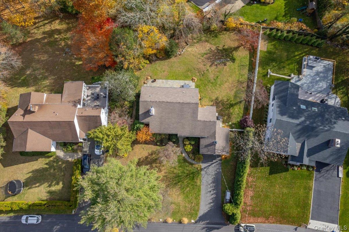 4 Wagon Wheel Road Mamaroneck, NY 10543 - Photo 3 of 31 Aerial perspective of suburban area