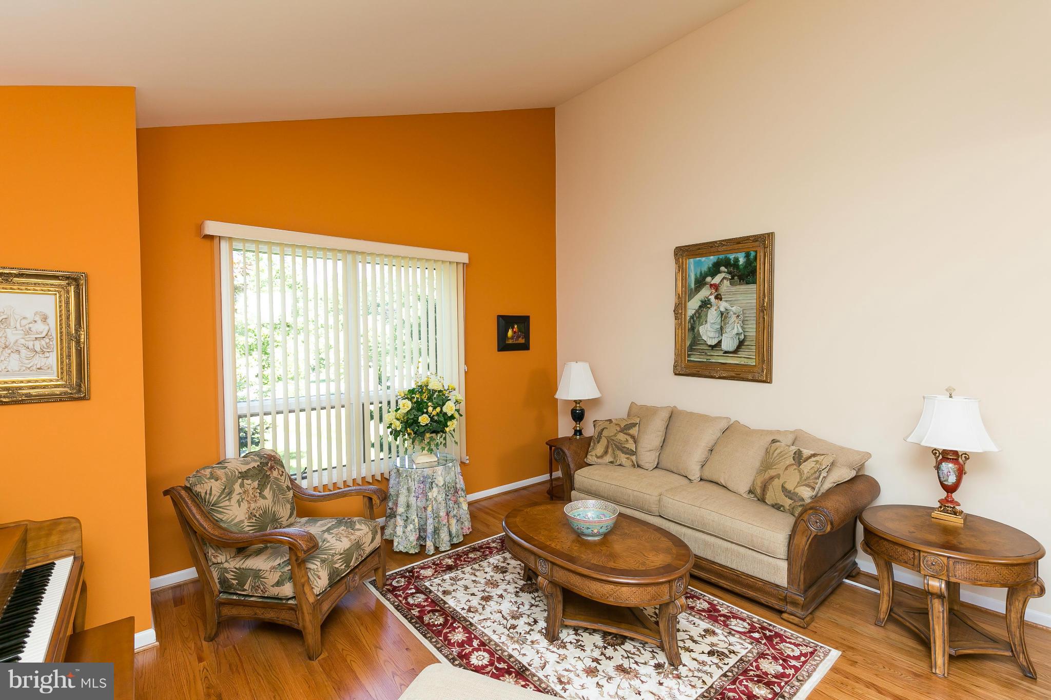 2909 York Manor Road Phoenix, MD 21131 - Photo 4 of 30 Living Room