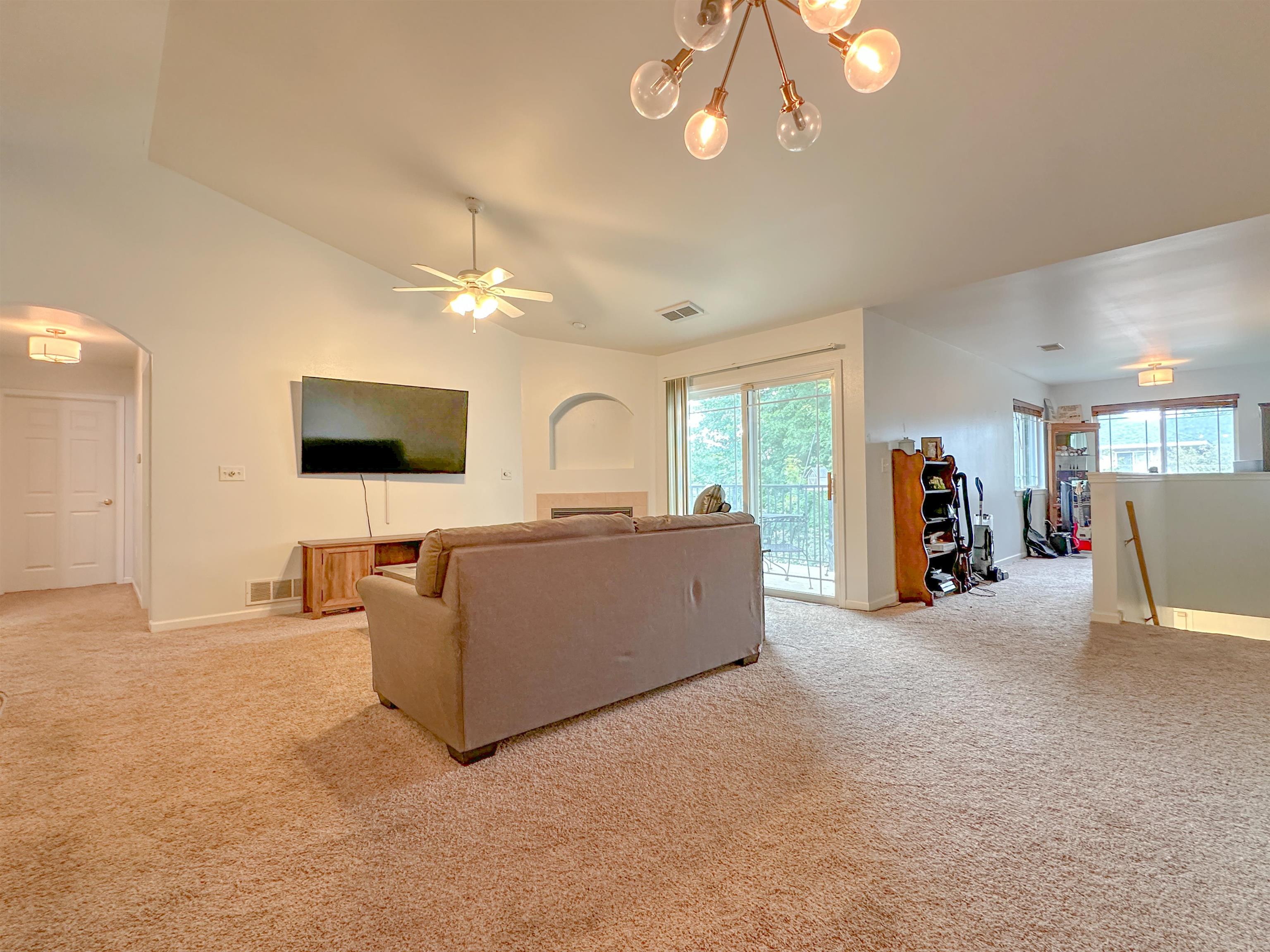 1012 Mallard Way Marinette, WI 54143 - Photo 5 of 12