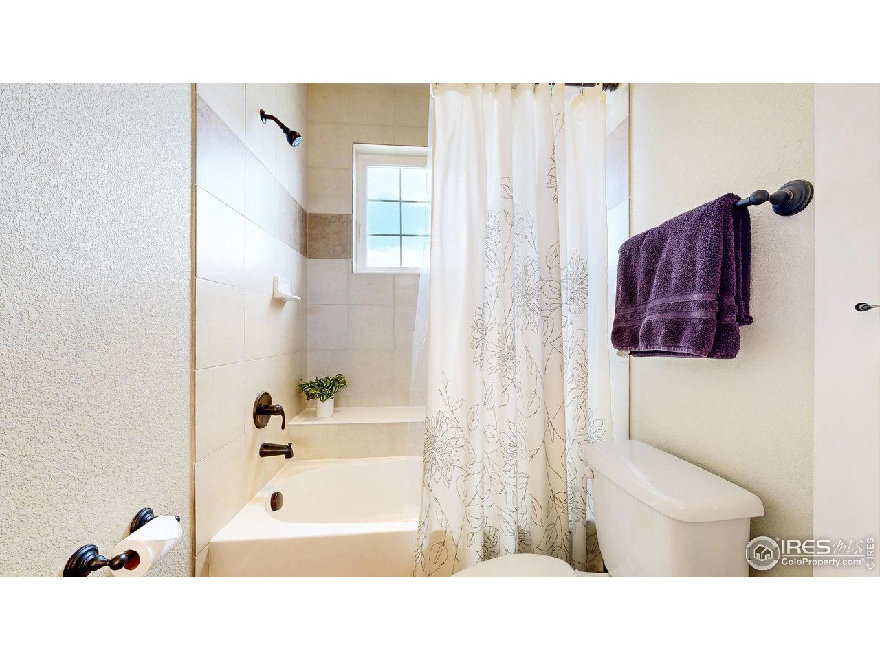 2135 Scarecrow Road Fort Collins, CO 80525 - Photo 20 of 35 Upper Level Bath