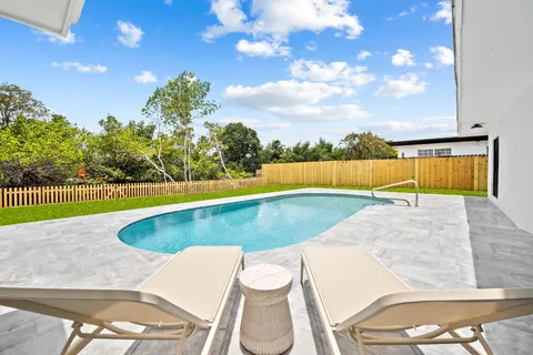 $1,995,000 | 2370 Northeast 195th Street, Miami, FL 33180