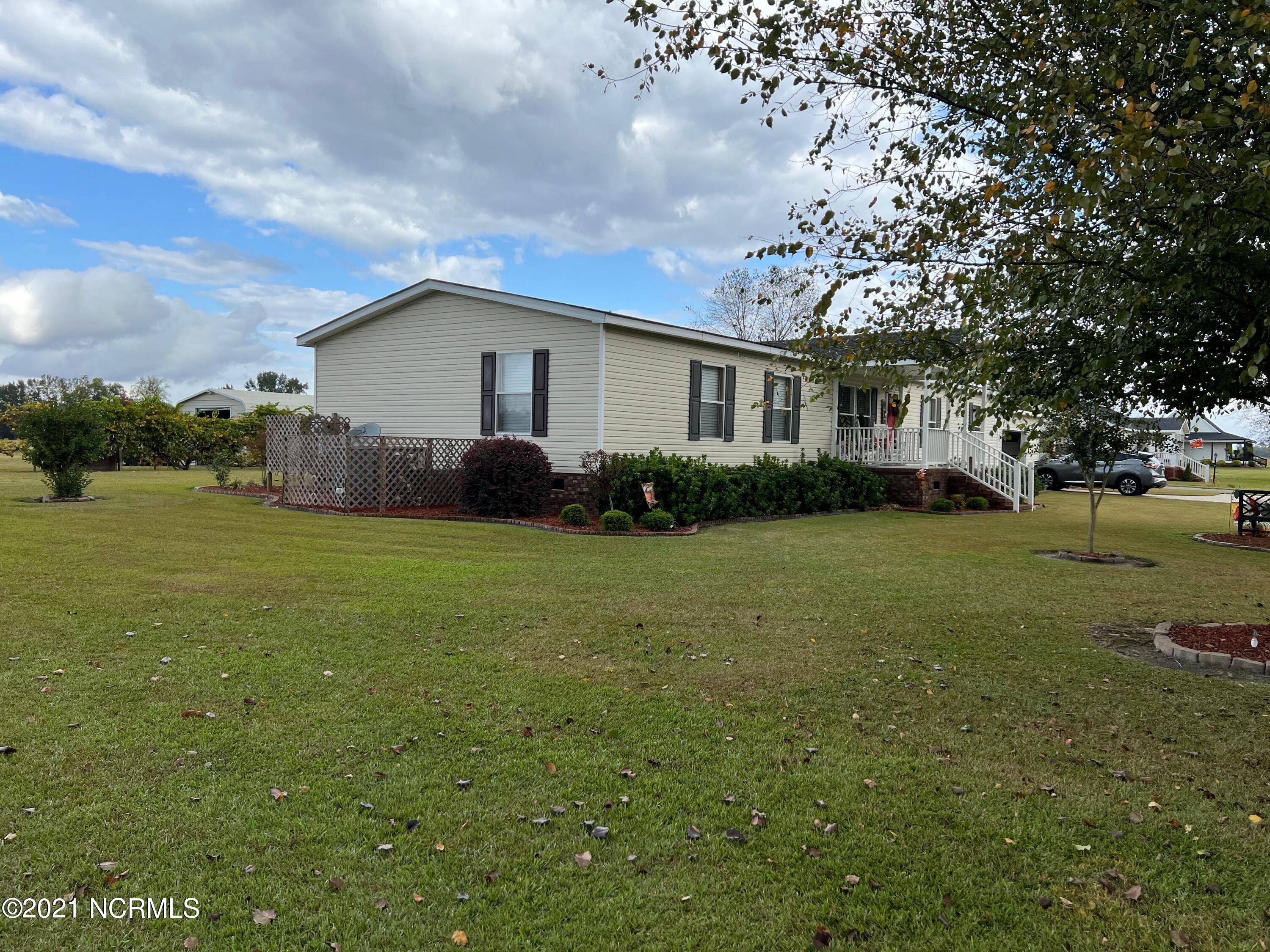 324 Pearson Road Clinton, NC 28328 - Photo 5 of 22 Left