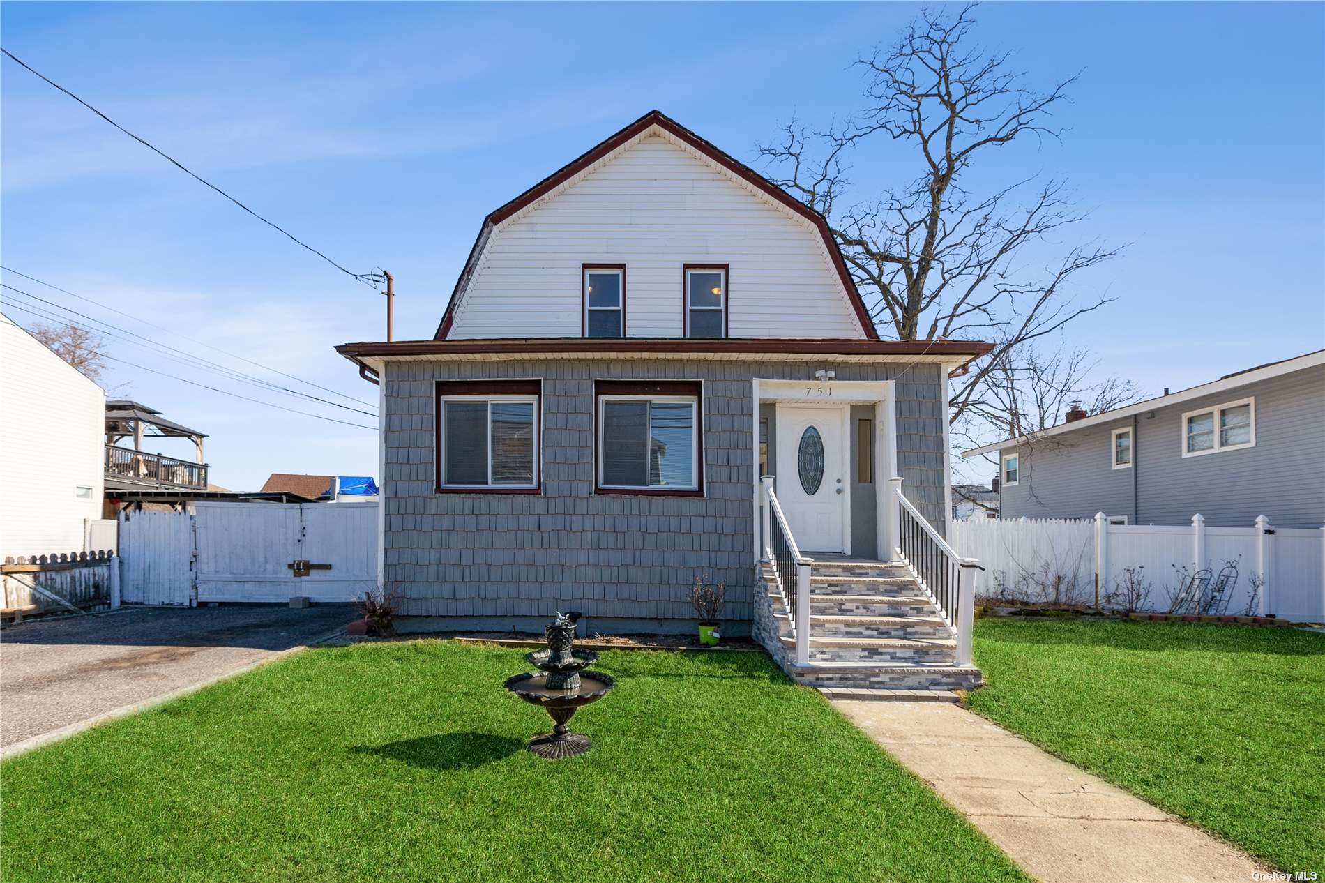 751 South Long Bch Ave  